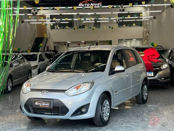 FORD FIESTA 1.6 SE HATCH 16V FLEX 4P MANUAL FORD FIESTA 1.6 SE HATCH 16V FLEX 4P MANUAL